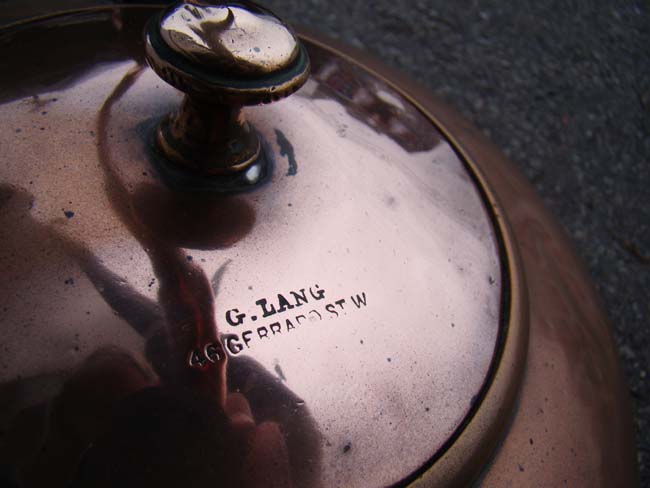 A large English copper kettle circa 1800-1840 stamped "G.Lang, 46 Gerrard St. W" — image 2